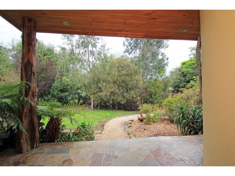 70 Whitelaw Street, Meeniyan VIC 3956