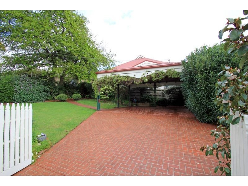 16 Horn Street, Leongatha VIC 3953