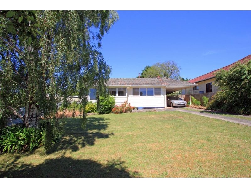 16 Blackmore AVENUE, Leongatha VIC 3953
