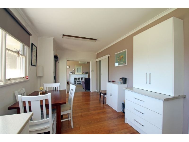 16 Blackmore AVENUE, Leongatha VIC 3953