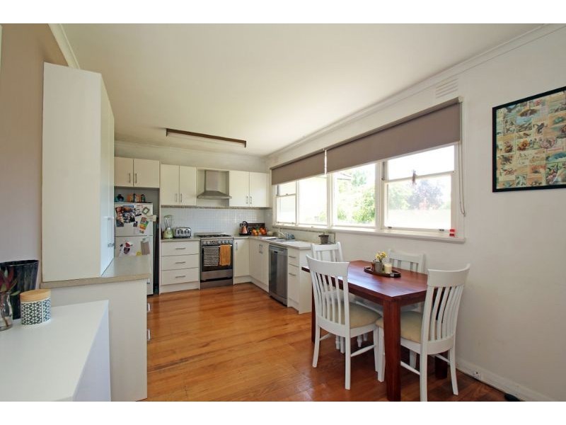 16 Blackmore AVENUE, Leongatha VIC 3953