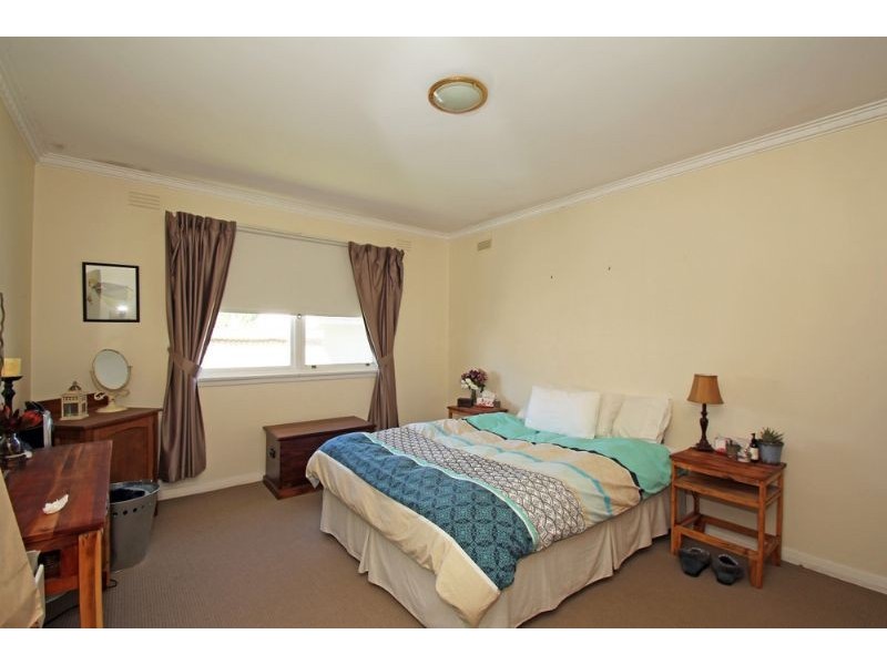 16 Blackmore AVENUE, Leongatha VIC 3953