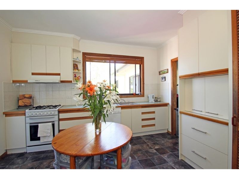 11 Jeffrey Street, Leongatha VIC 3953