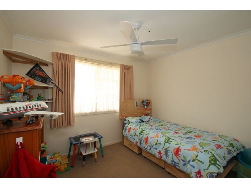 2/18 Clinton Court, Leongatha VIC 3953