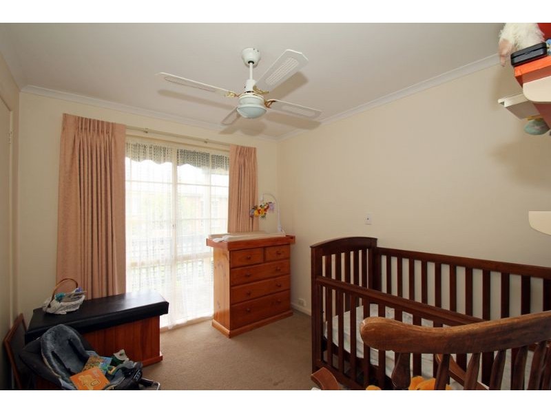 2/18 Clinton Court, Leongatha VIC 3953