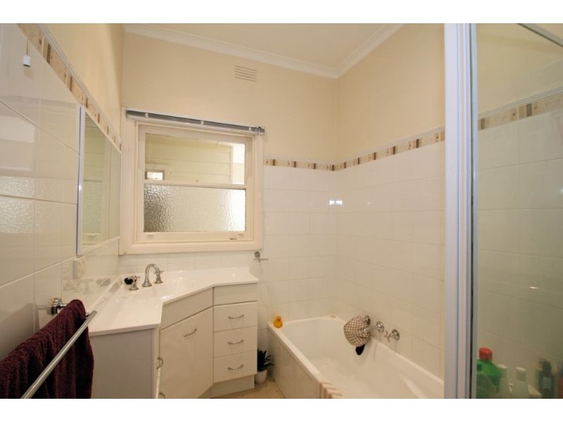 11 Lee Parade, Leongatha VIC 3953