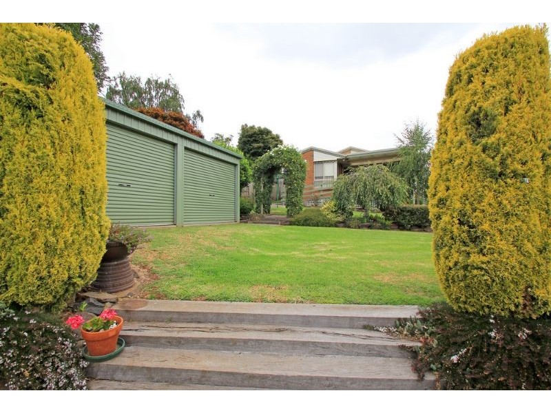35 Chamberlain Drive, Leongatha VIC 3953