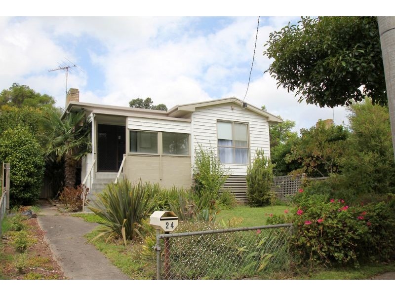 24 Greenwood Parade, Leongatha VIC 3953