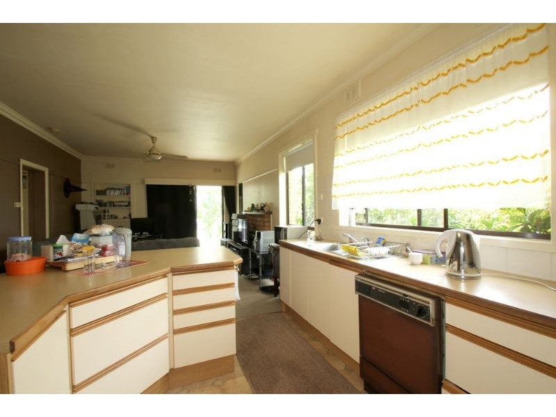 24 Greenwood Parade, Leongatha VIC 3953