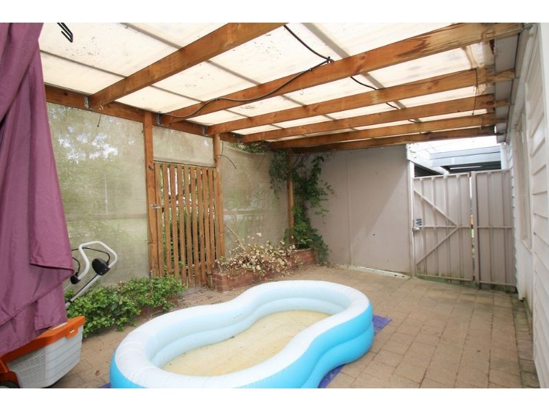 24 Greenwood Parade, Leongatha VIC 3953