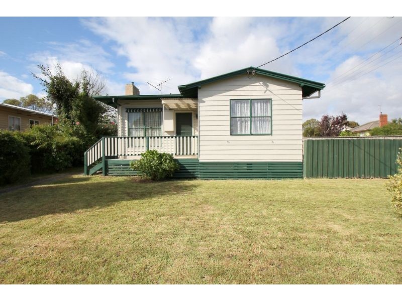 16 Parr Street, Leongatha VIC 3953