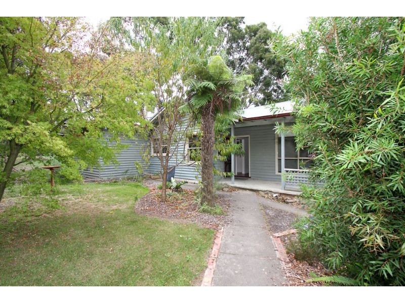 10 Bacon Avenue, Koonwarra VIC 3954