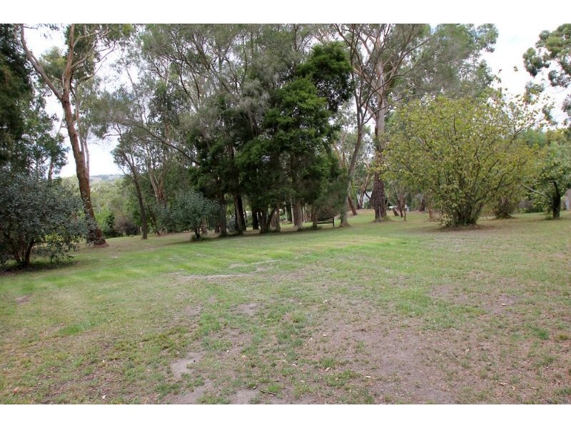 10 Bacon Avenue, Koonwarra VIC 3954