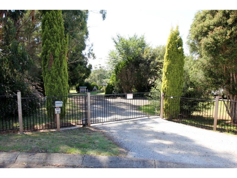 2 Sawyer Street, Leongatha VIC 3953