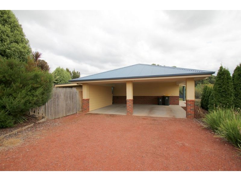 34 Chamberlain Drive, Leongatha VIC 3953