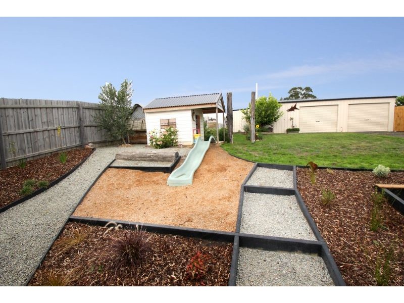 9 Eccles Way, Leongatha VIC 3953