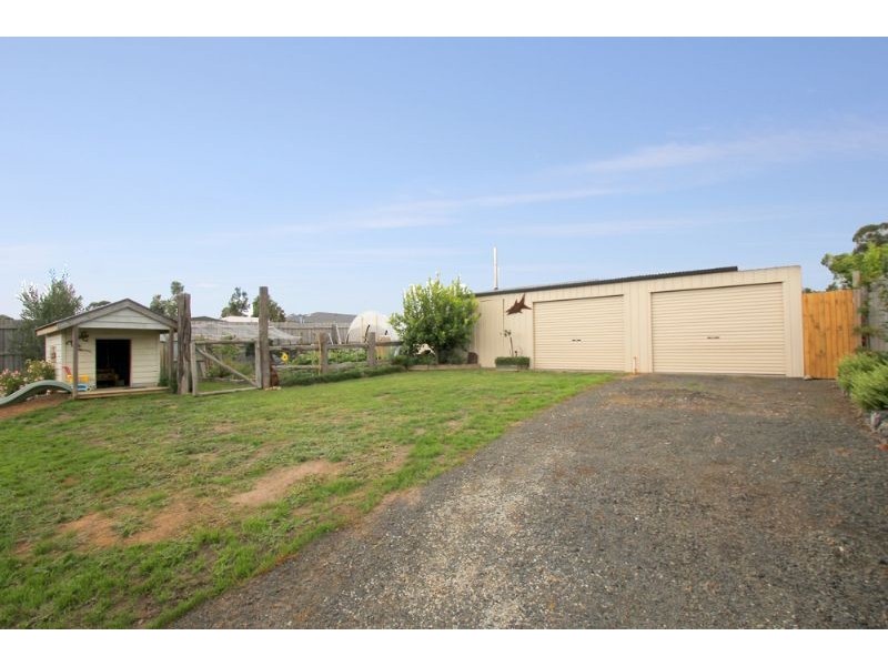 9 Eccles Way, Leongatha VIC 3953