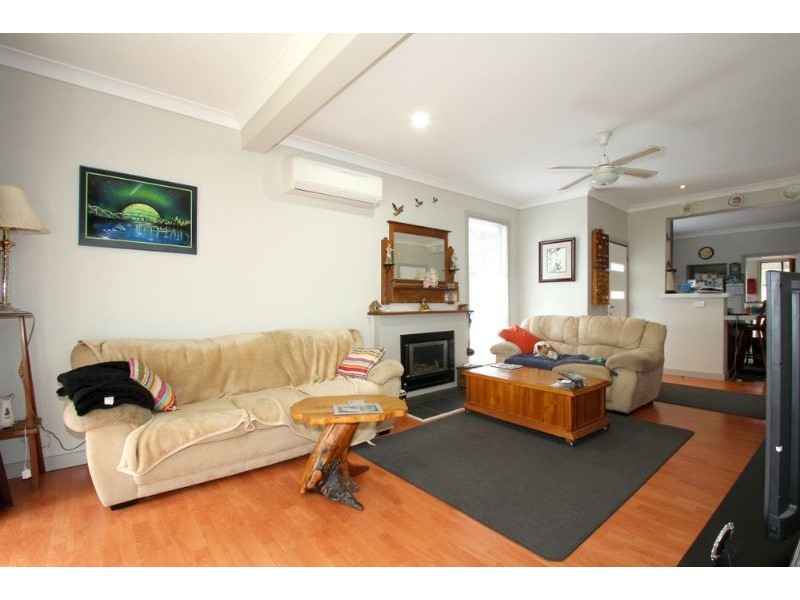 11 Blackmore Avenue, Leongatha VIC 3953