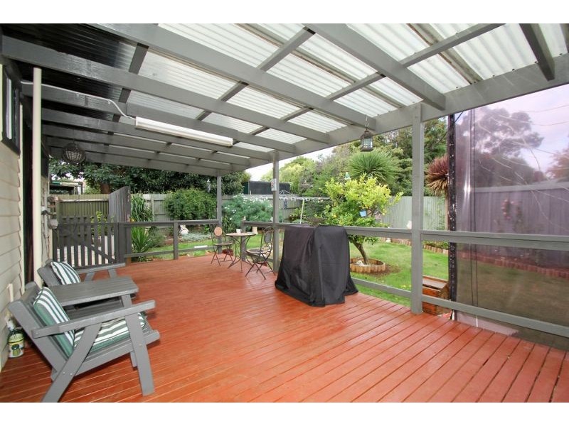11 Blackmore Avenue, Leongatha VIC 3953