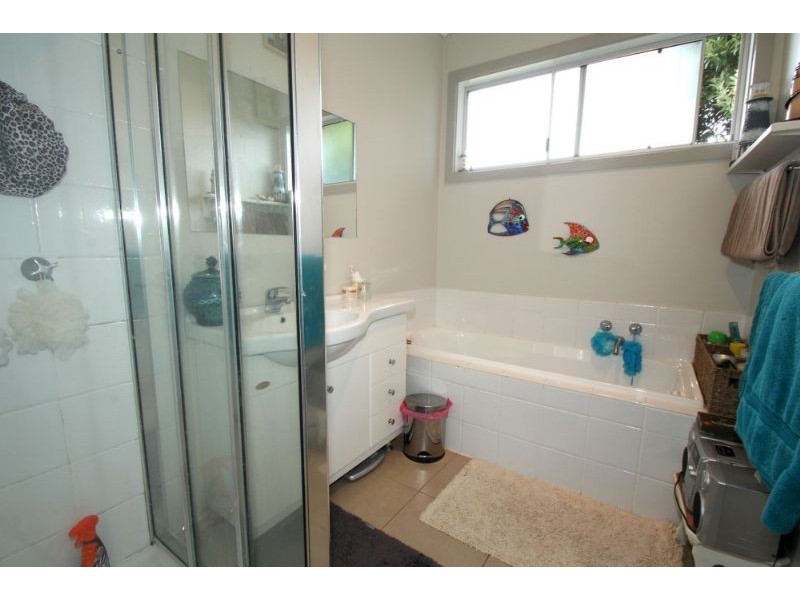 11 Blackmore Avenue, Leongatha VIC 3953