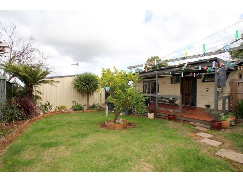 11 Blackmore Avenue, Leongatha VIC 3953