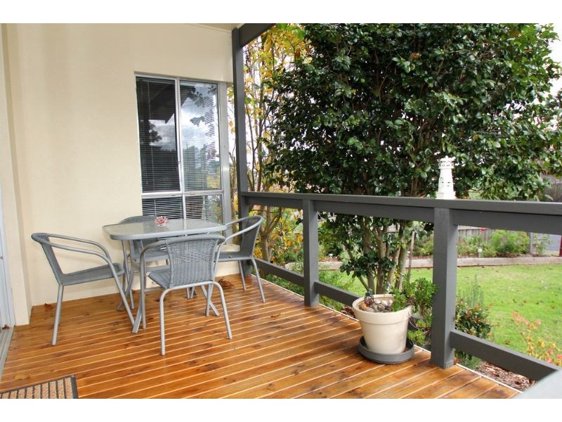11 Blackmore Avenue, Leongatha VIC 3953