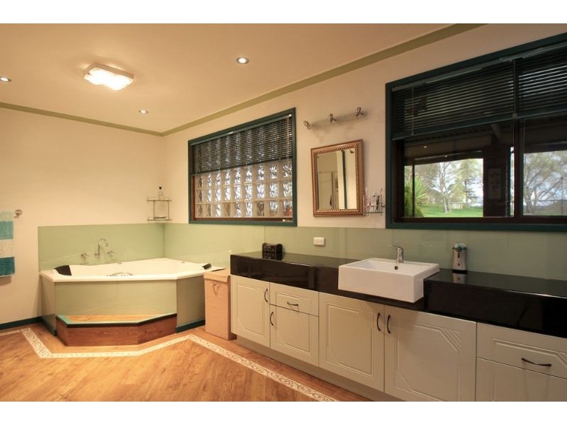 397 Kardella Road, Kardella VIC 3951