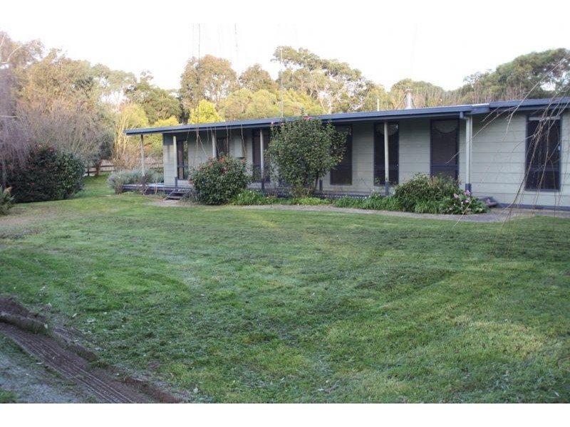 910 Falls Road, Fish Creek VIC 3959