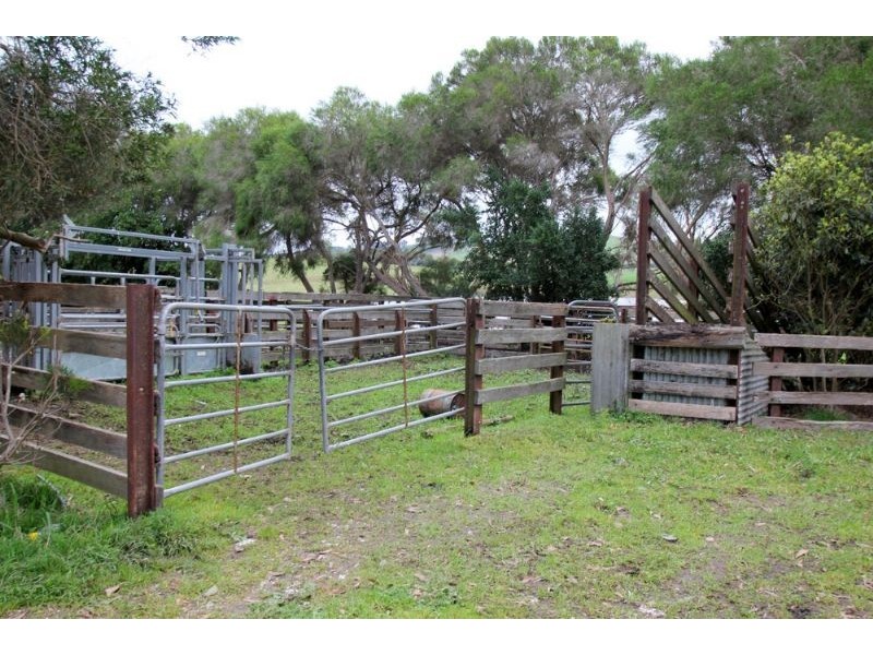 910 Falls Road, Fish Creek VIC 3959