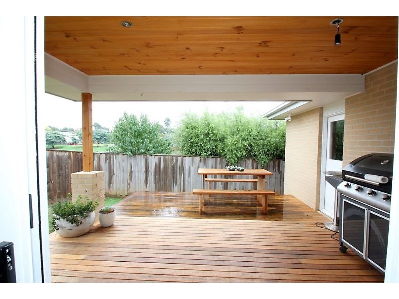 2/3 Cambridge Court, Leongatha VIC 3953