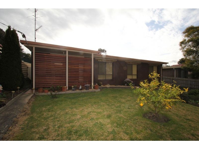 12 Horn Street, Leongatha VIC 3953