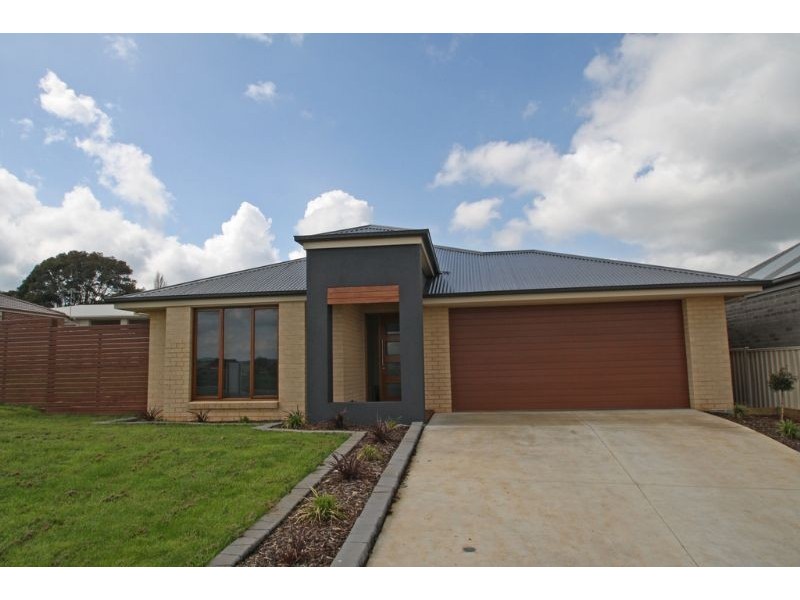 16 Gibson Street, Leongatha VIC 3953