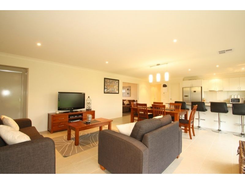 16 Gibson Street, Leongatha VIC 3953