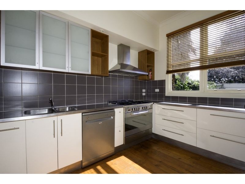 24 Roughead Street, Leongatha VIC 3953