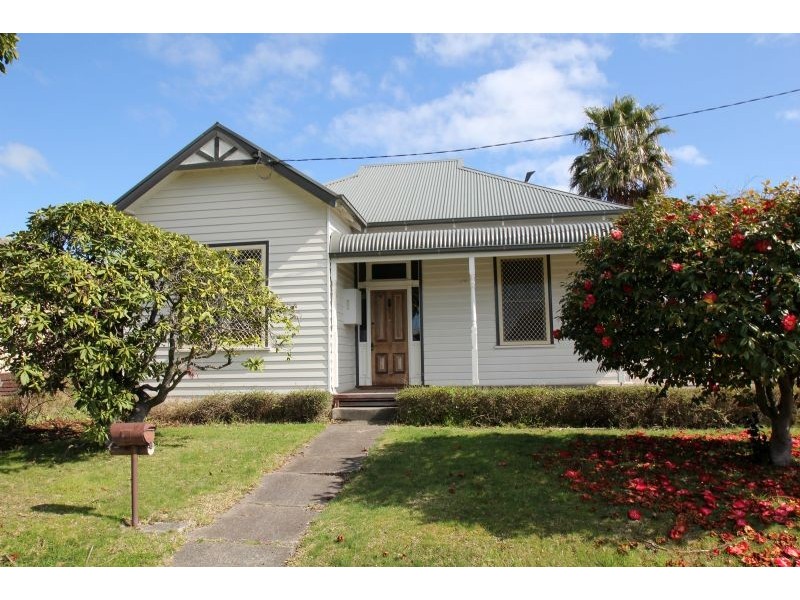 24 Roughead Street, Leongatha VIC 3953