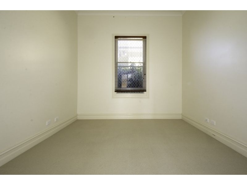 24 Roughead Street, Leongatha VIC 3953