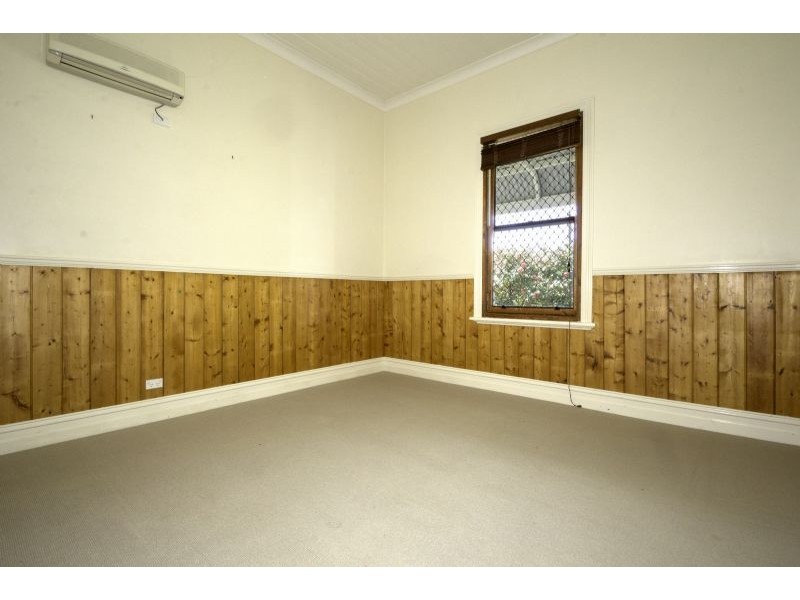 24 Roughead Street, Leongatha VIC 3953