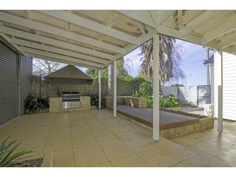 24 Roughead Street, Leongatha VIC 3953