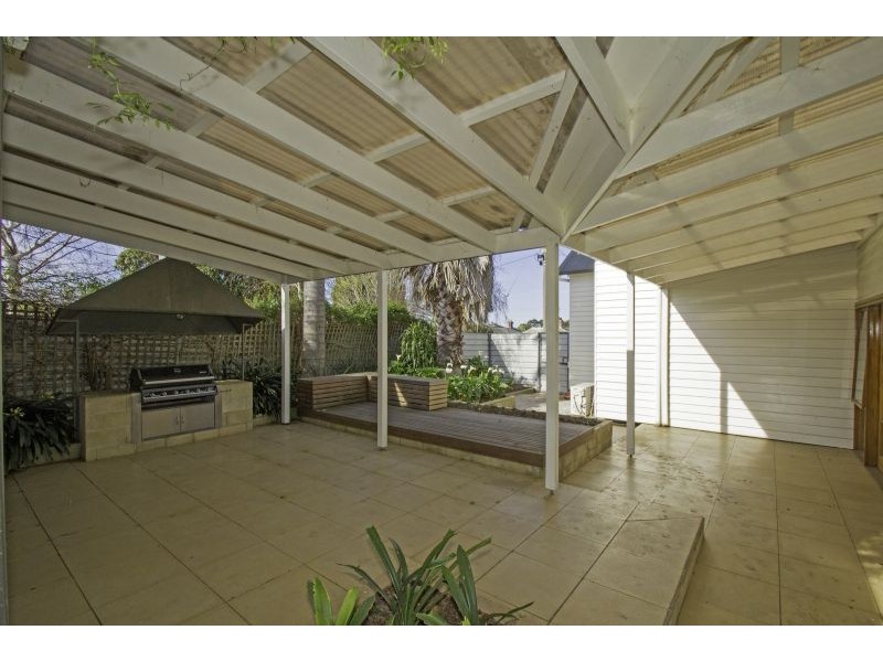 24 Roughead Street, Leongatha VIC 3953