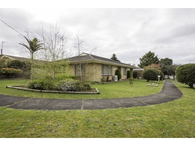 13 Davison Street, Leongatha VIC 3953