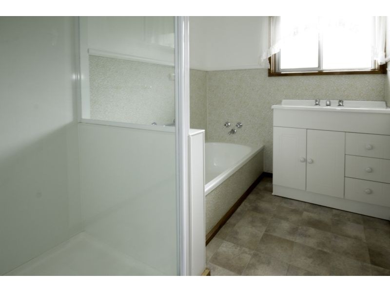 13 Davison Street, Leongatha VIC 3953