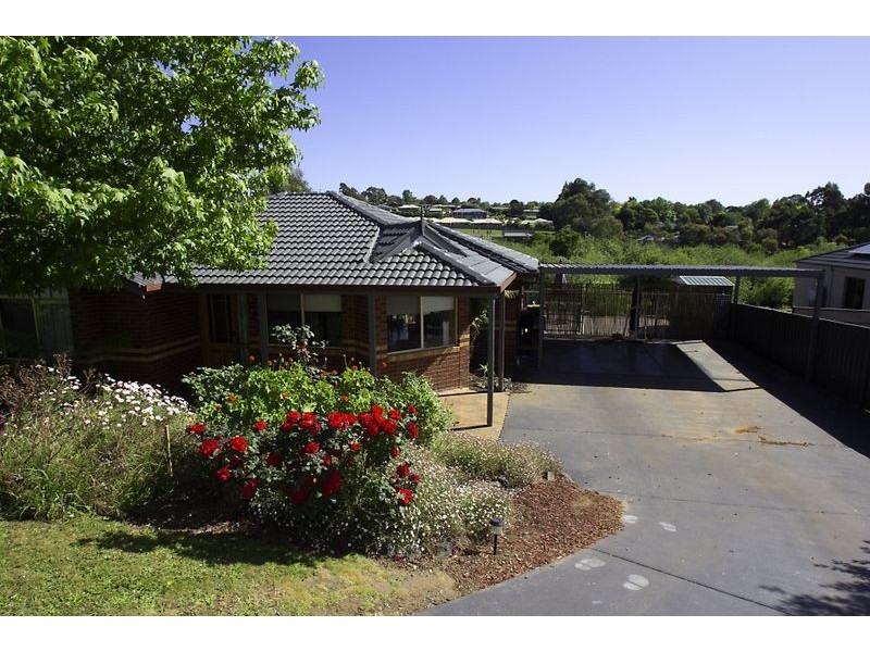15 Laura Grove, Leongatha VIC 3953