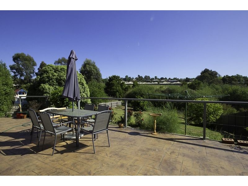 15 Laura Grove, Leongatha VIC 3953