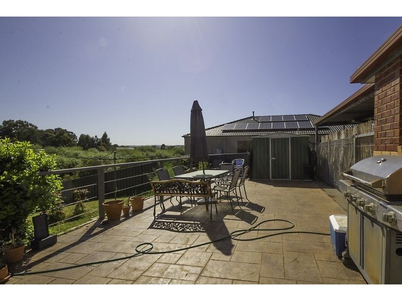 15 Laura Grove, Leongatha VIC 3953