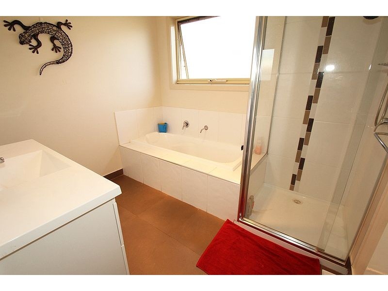 20 Laura Grove, Leongatha VIC 3953