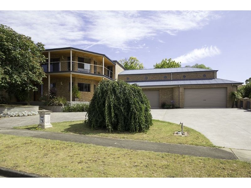 22 Valleyview Crescent, Leongatha VIC 3953