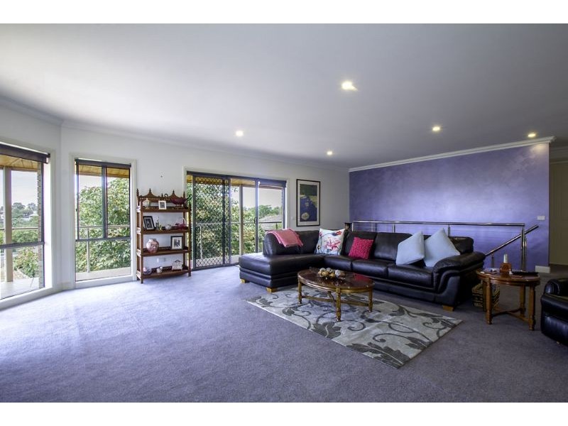 22 Valleyview Crescent, Leongatha VIC 3953