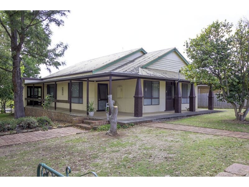27 Ritchie Street, Leongatha VIC 3953