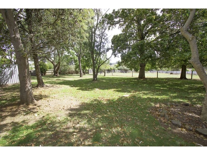 27 Ritchie Street, Leongatha VIC 3953
