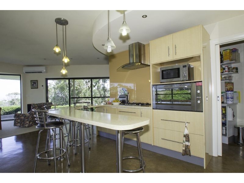 195 Savages Road, Fish Creek VIC 3959